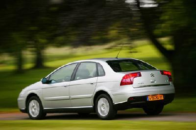 Fotky: Kia Carnival 2.9 CRDi LX (foto, obrazky)