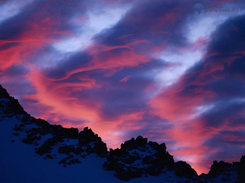 Foto: Lenticular Clouds At Sunset Over Lamarck Col, Sierra Nevada Mountains, California