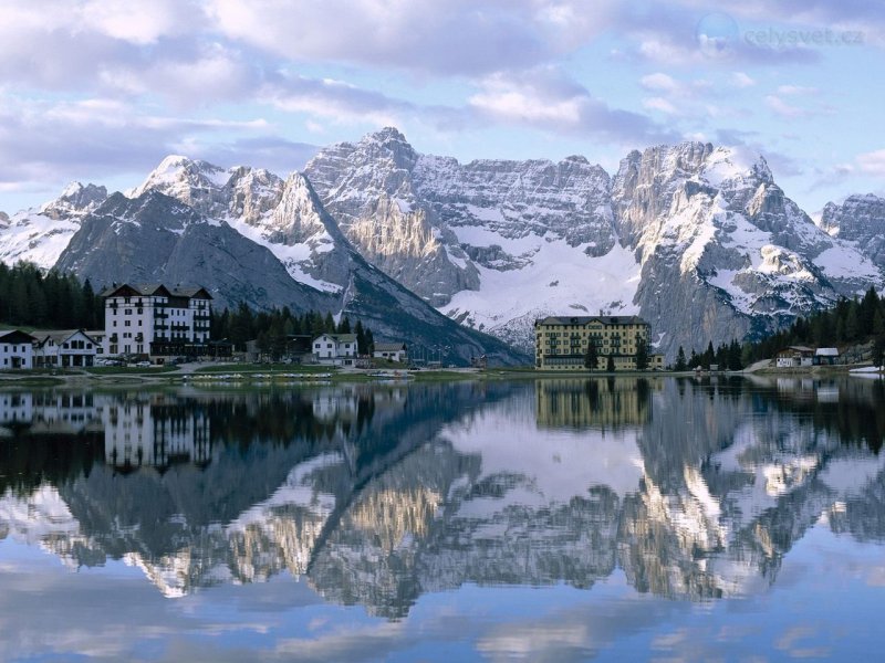 Foto: Misurina Lake, Sorapiss Peaks And The Dolomites, Italy