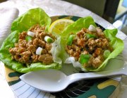 Recept online Kuřecí kousky  v listovém salátu dvou druhů