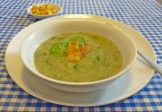 Recept online Špenátová polévka s kuskusem a fetou